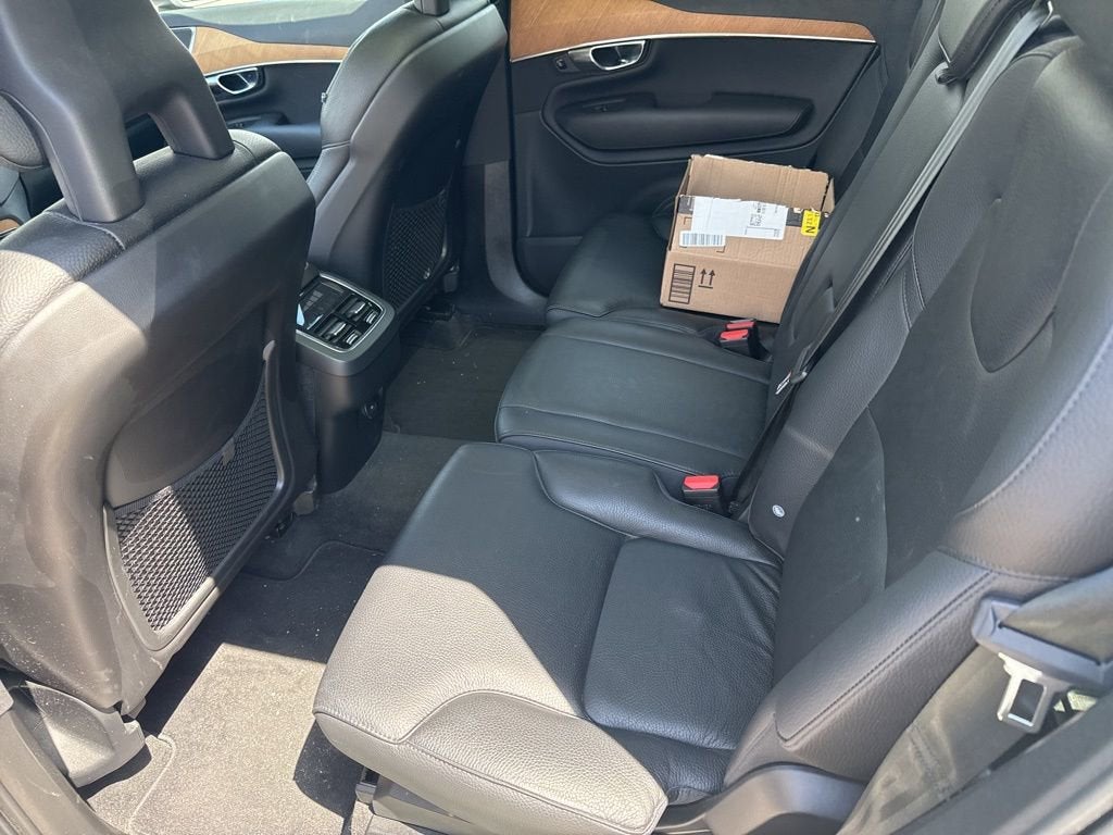 2022 Volvo XC90 T5 Momentum