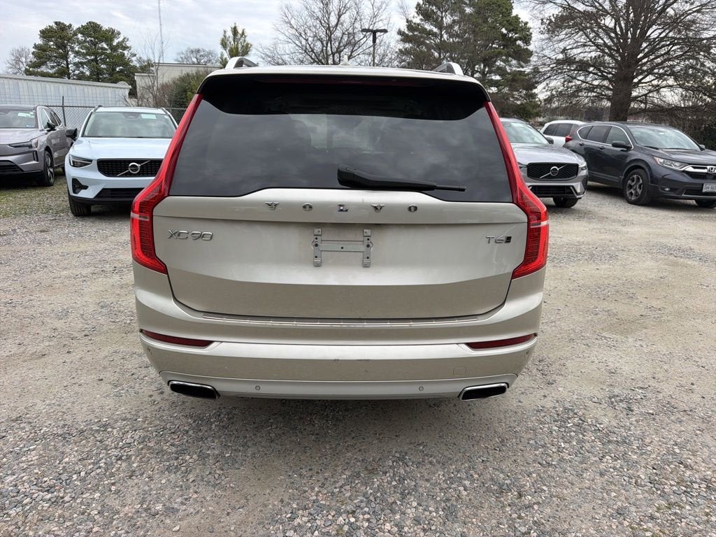 2016 Volvo XC90 T6 Momentum