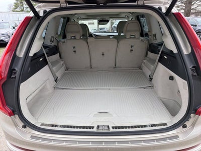 2016 Volvo XC90 T6 Momentum