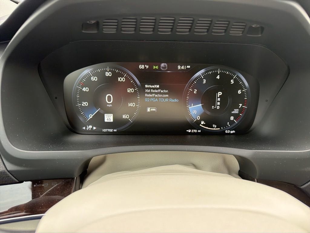 2016 Volvo XC90 T6 Momentum