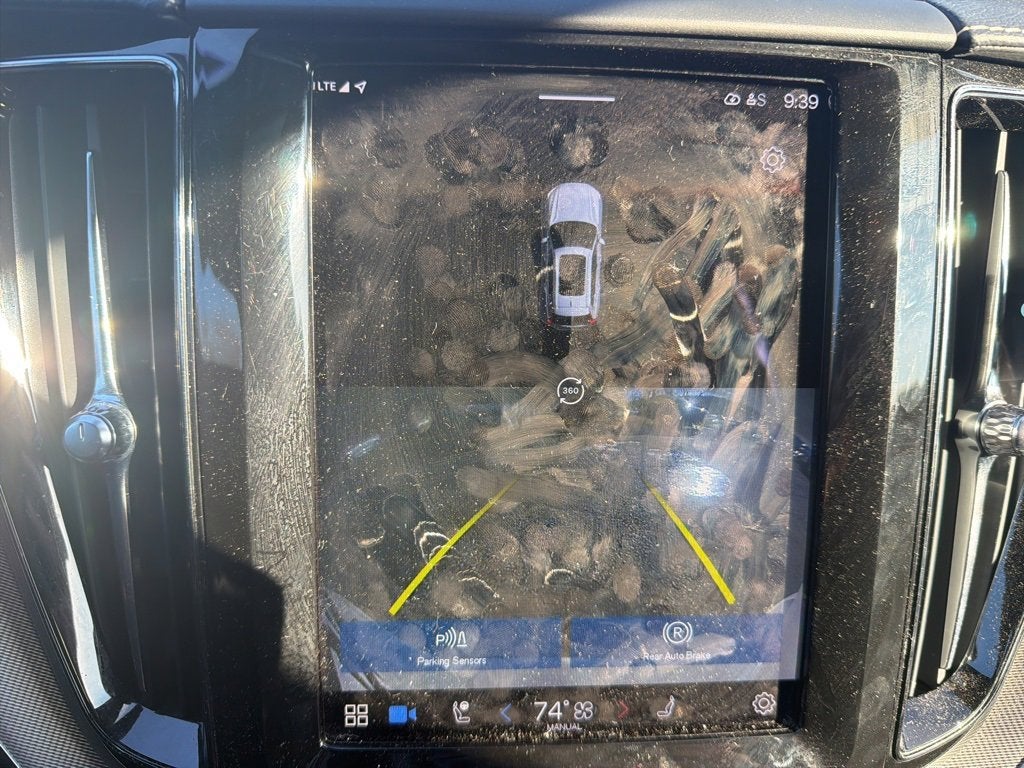 2022 Volvo XC60 Recharge Plug-In Hybrid T8 R-Design