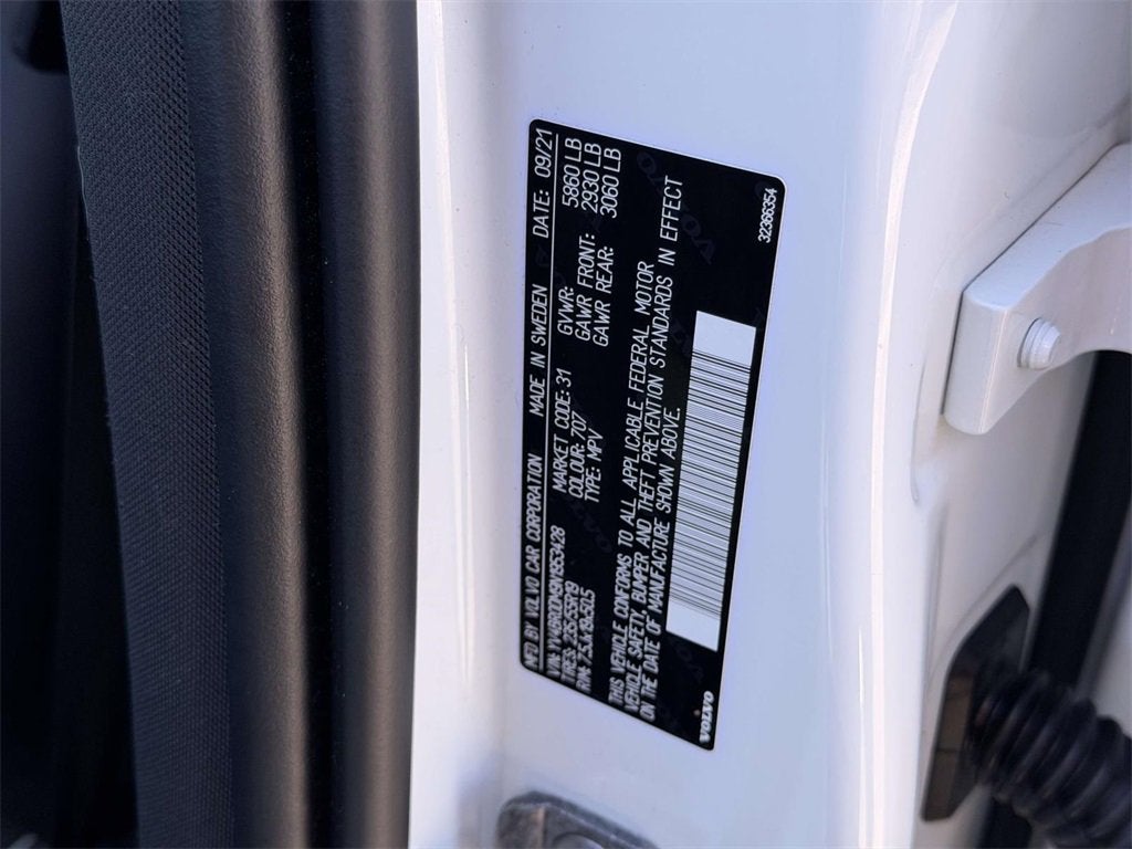 2022 Volvo XC60 Recharge Plug-In Hybrid T8 R-Design