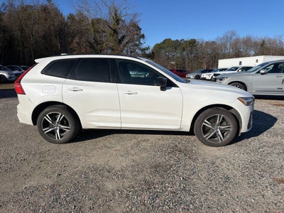 2022 Volvo XC60 Recharge Plug-In Hybrid T8 R-Design