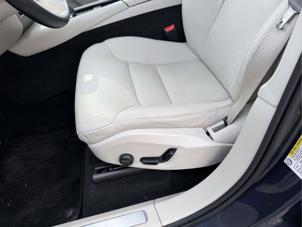 2024 Volvo XC90 Recharge Plug-In Hybrid T8 Plus Bright Theme 7 Passenger