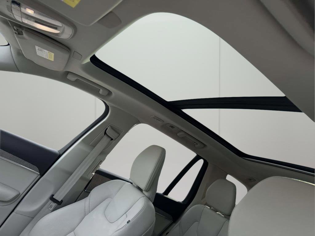 2024 Volvo XC90 Recharge Plug-In Hybrid T8 Plus Bright Theme 7 Passenger