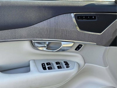 2024 Volvo XC90 Recharge Plug-In Hybrid T8 Plus Bright Theme 7 Passenger