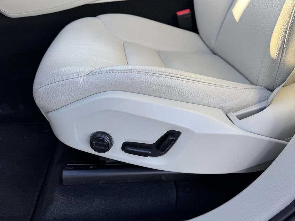 2024 Volvo XC90 Recharge Plug-In Hybrid T8 Plus Bright Theme 7 Passenger