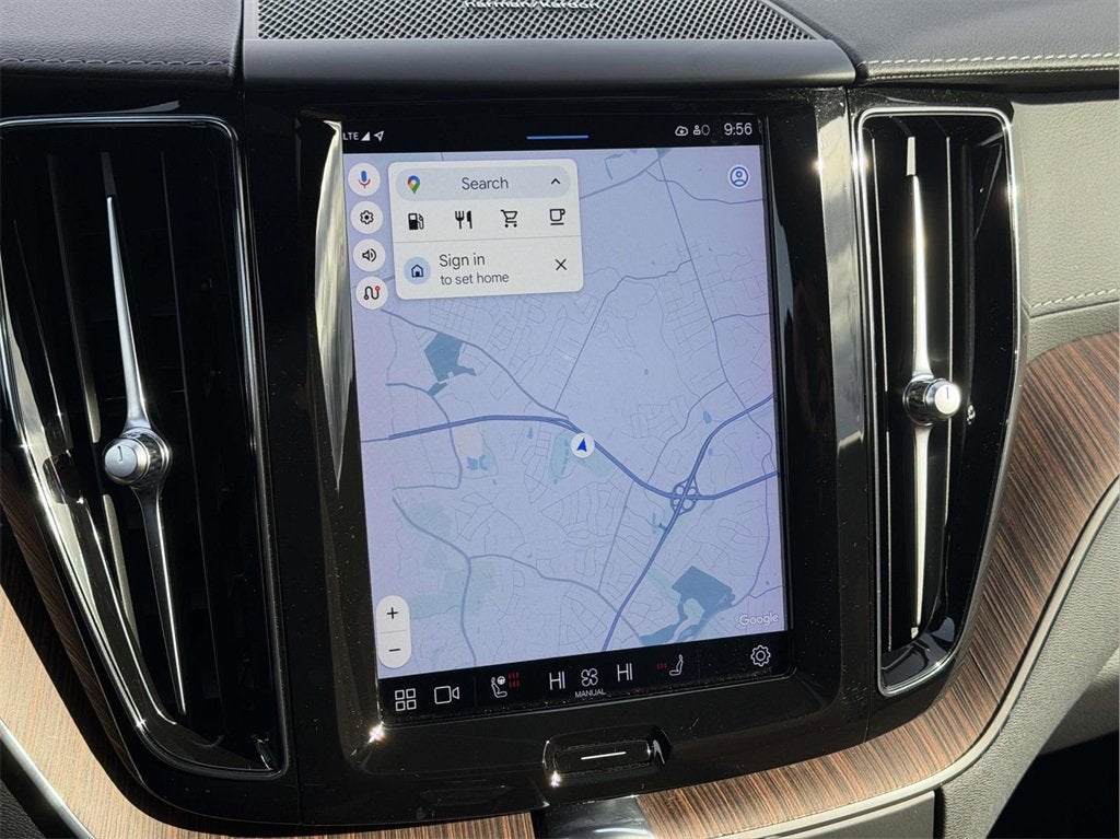 2023 Volvo XC60 B5 Ultimate Bright Theme