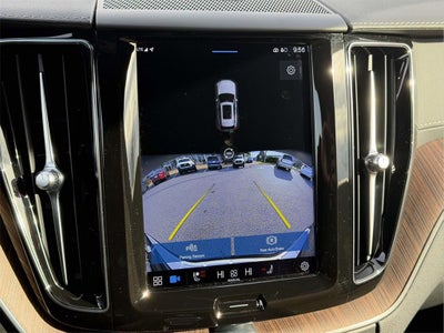 2023 Volvo XC60 B5 Ultimate Bright Theme