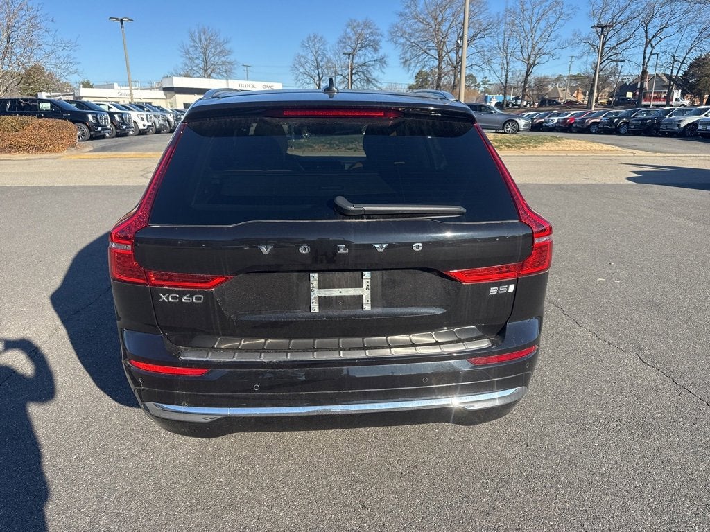 2023 Volvo XC60 B5 Ultimate Bright Theme