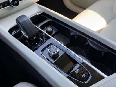 2023 Volvo XC60 B5 Core