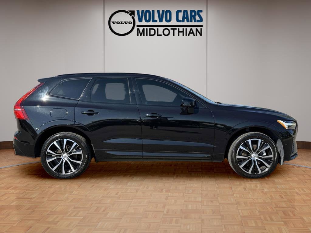 2023 Volvo XC60 B5 Plus Dark Theme