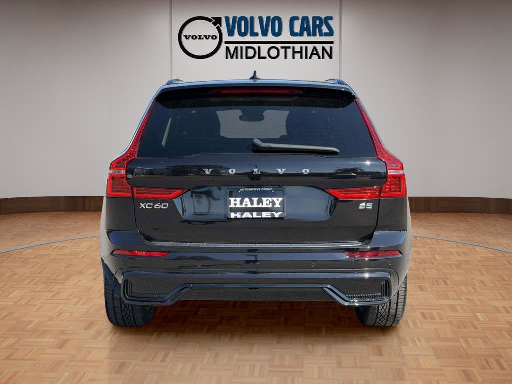 2023 Volvo XC60 B5 Plus Dark Theme