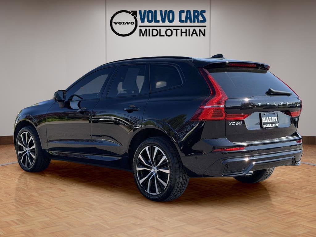 2023 Volvo XC60 B5 Plus Dark Theme