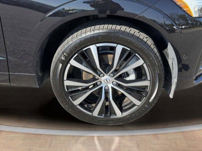 2023 Volvo XC60 B5 Plus Dark Theme