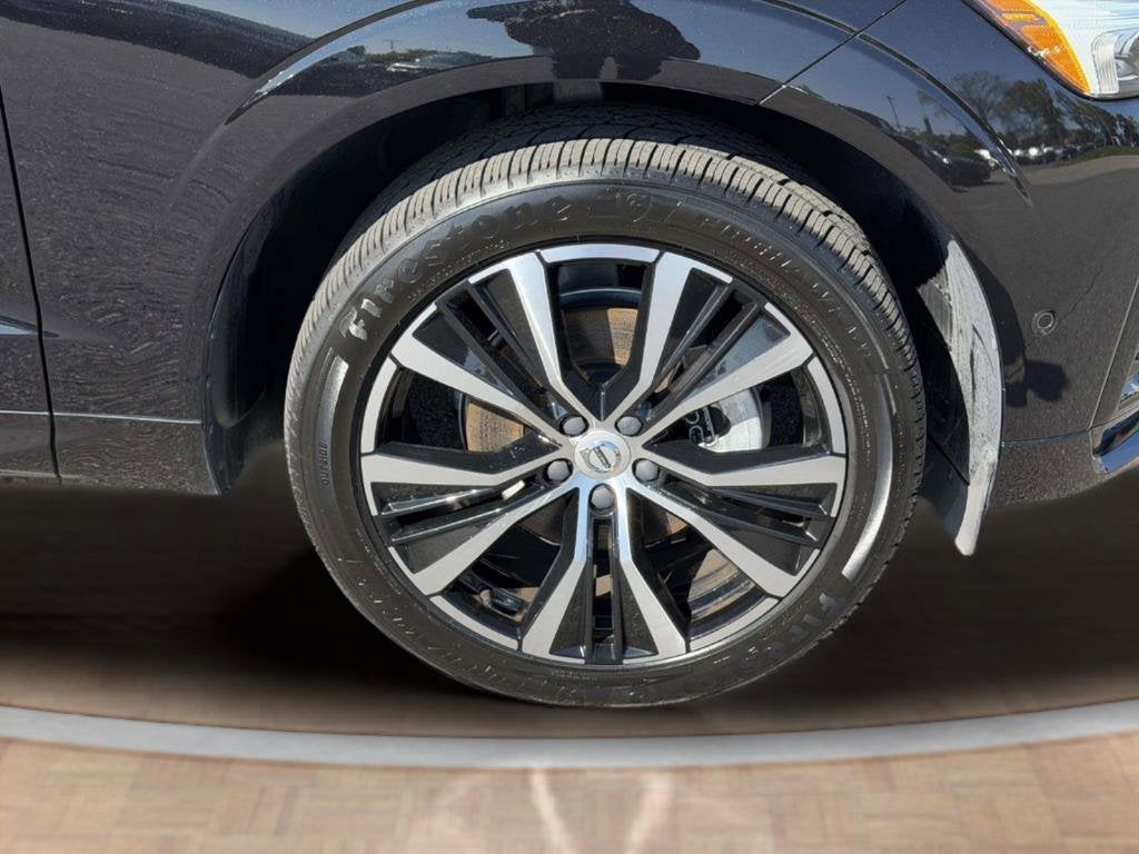 2023 Volvo XC60 B5 Plus Dark Theme