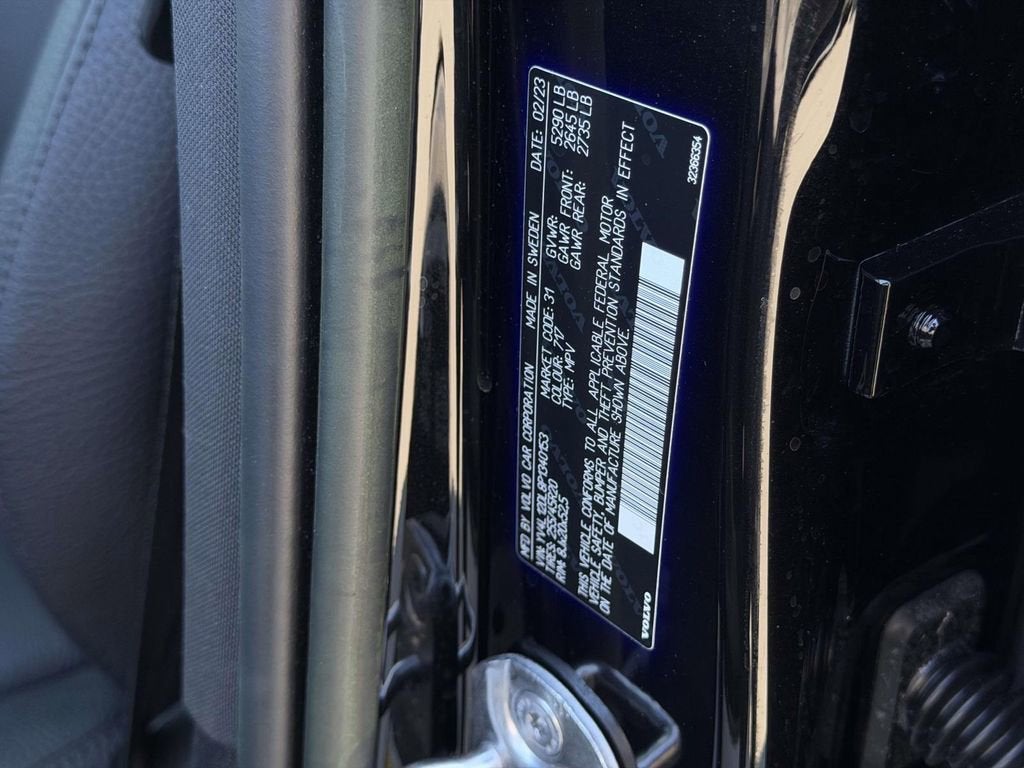 2023 Volvo XC60 B5 Plus Dark Theme