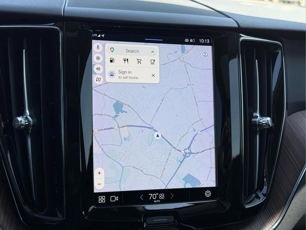 2023 Volvo XC60 B5 Plus Dark Theme