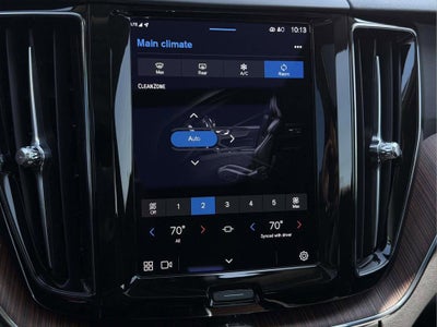 2023 Volvo XC60 B5 Plus Dark Theme