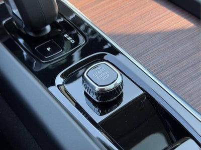 2023 Volvo XC60 B5 Plus Dark Theme