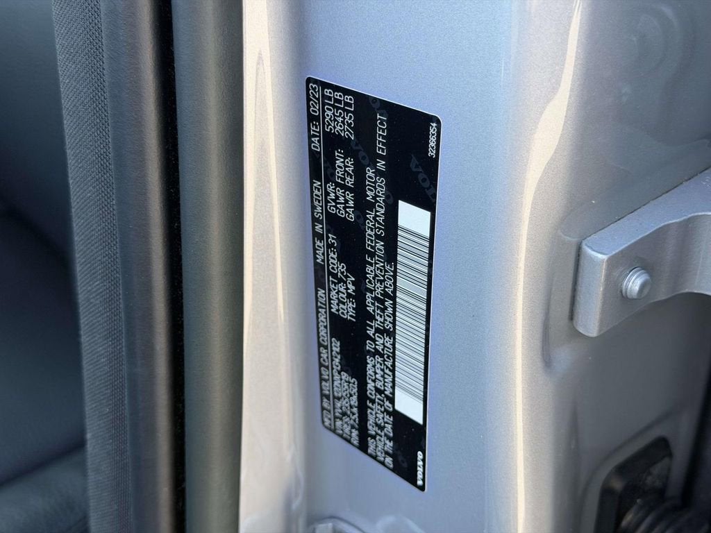 2023 Volvo XC60 B5 Plus Bright Theme