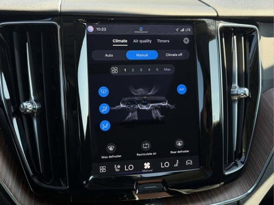 2023 Volvo XC60 B5 Plus Bright Theme