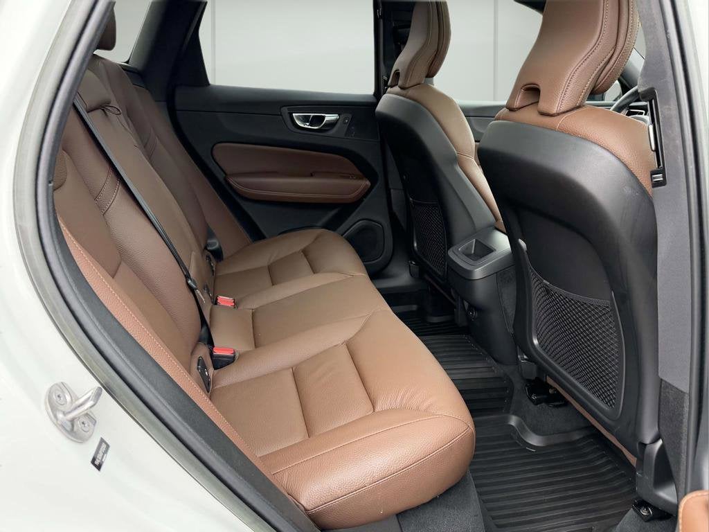 2023 Volvo XC60 B5 Plus Dark Theme