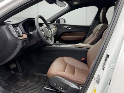 2023 Volvo XC60 B5 Plus Dark Theme