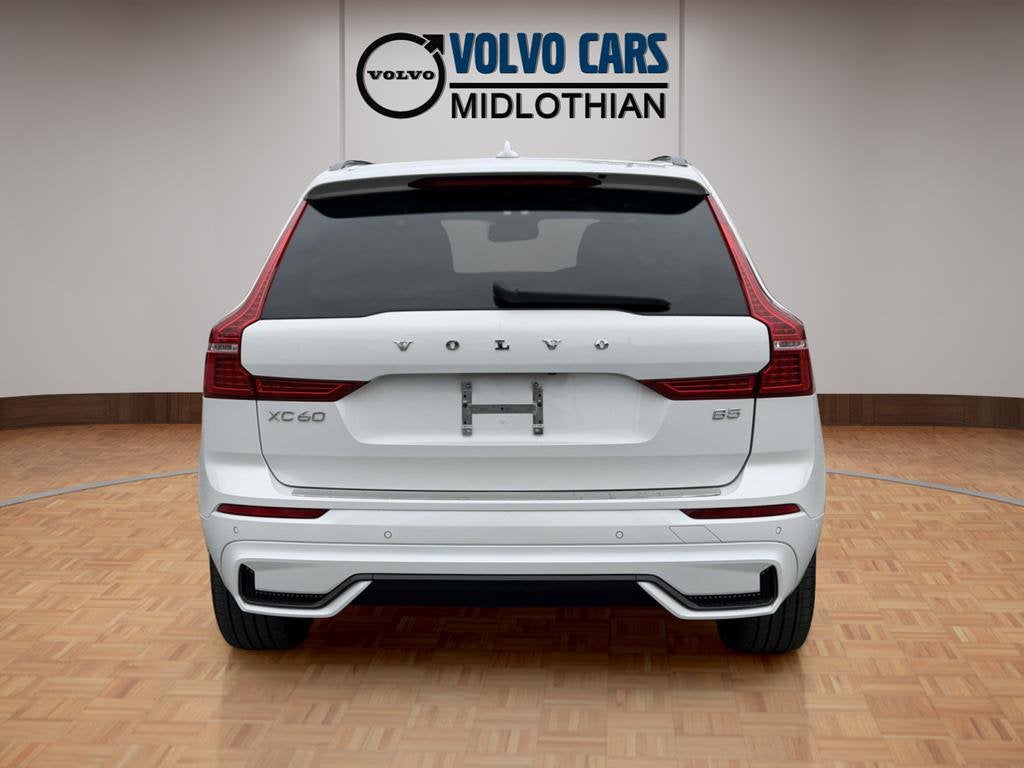 2023 Volvo XC60 B5 Plus Dark Theme