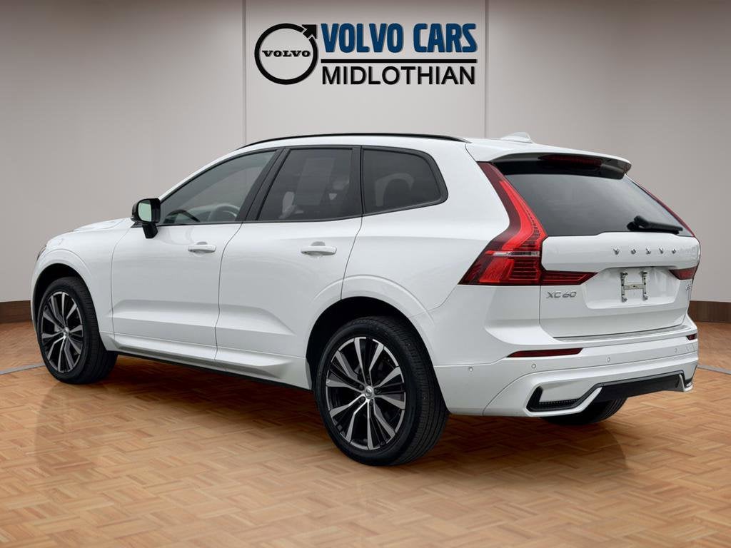 2023 Volvo XC60 B5 Plus Dark Theme