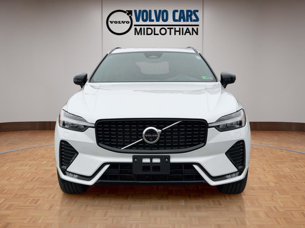 2023 Volvo XC60 B5 Plus Dark Theme
