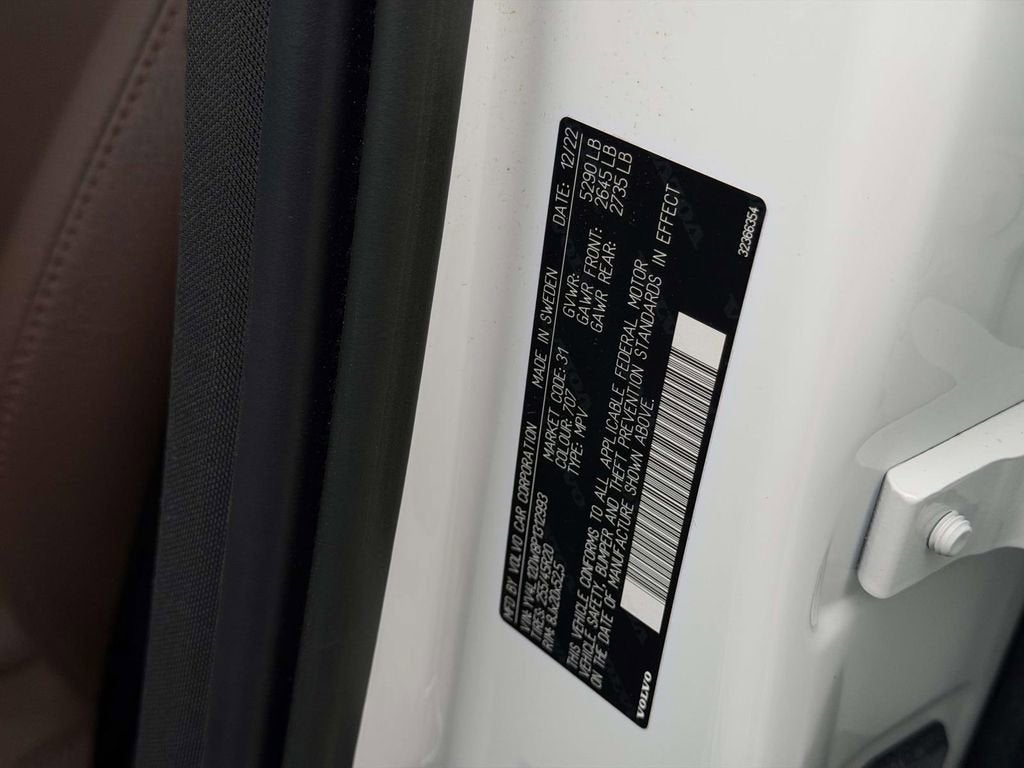 2023 Volvo XC60 B5 Plus Dark Theme