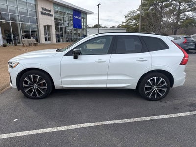 2023 Volvo XC60 B5 Plus Dark Theme