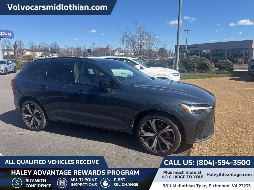 2023 Volvo XC60 B5 Ultimate Dark Theme