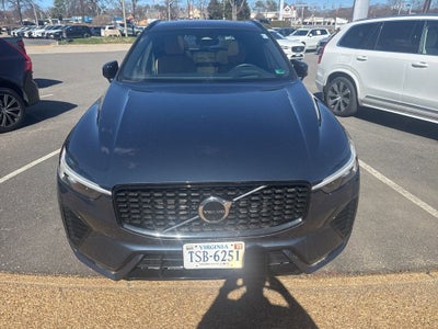 2023 Volvo XC60 B5 Ultimate Dark Theme