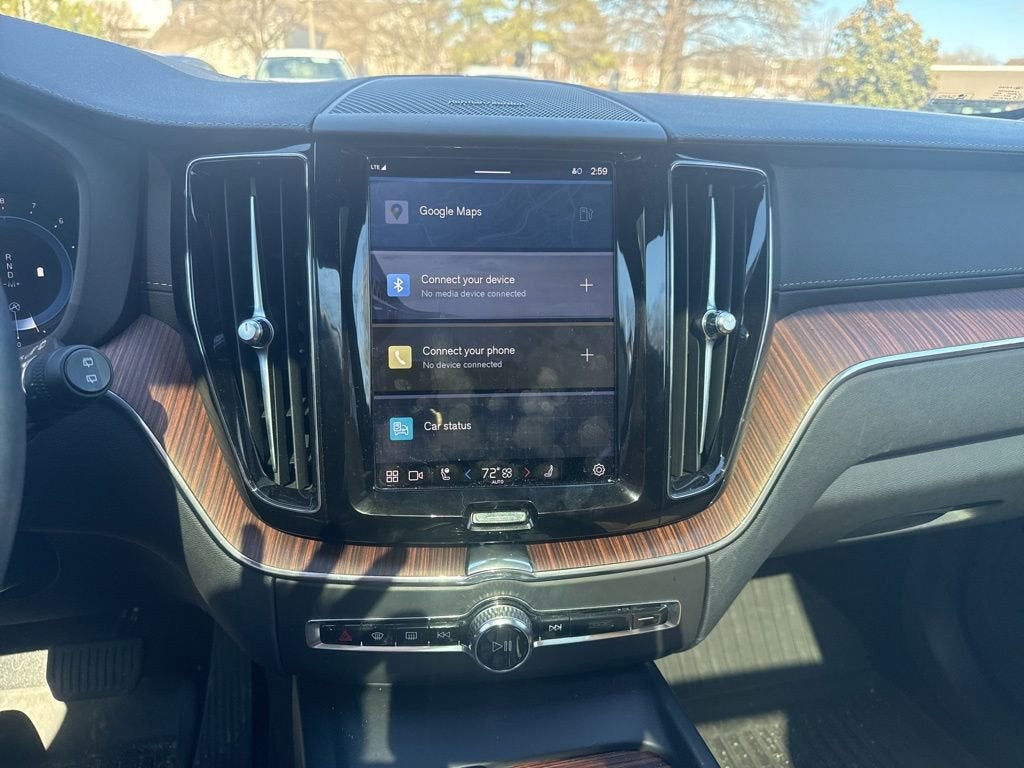 2023 Volvo XC60 B5 Ultimate Dark Theme