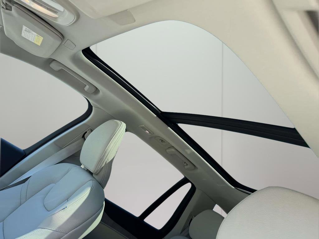 2024 Volvo XC90 B5 Plus