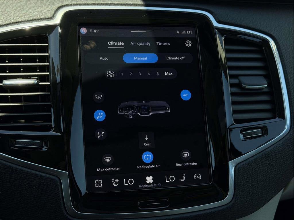 2024 Volvo XC90 B5 Plus