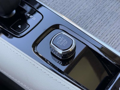 2024 Volvo XC90 B5 Plus