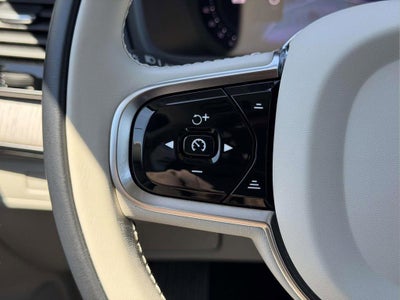 2024 Volvo XC90 B5 Plus