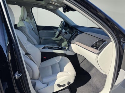 2024 Volvo XC90 B5 Plus