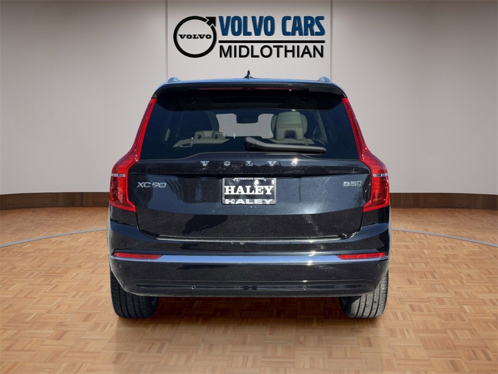 2024 Volvo XC90 B5 Plus