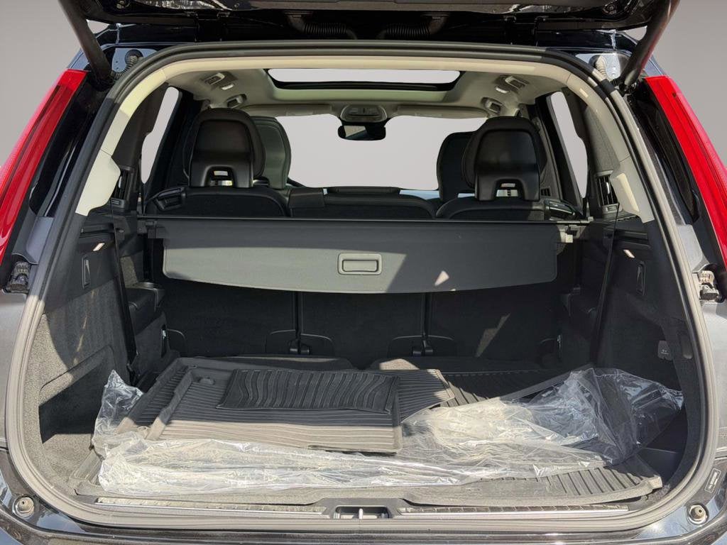 2024 Volvo XC90 B5 Plus