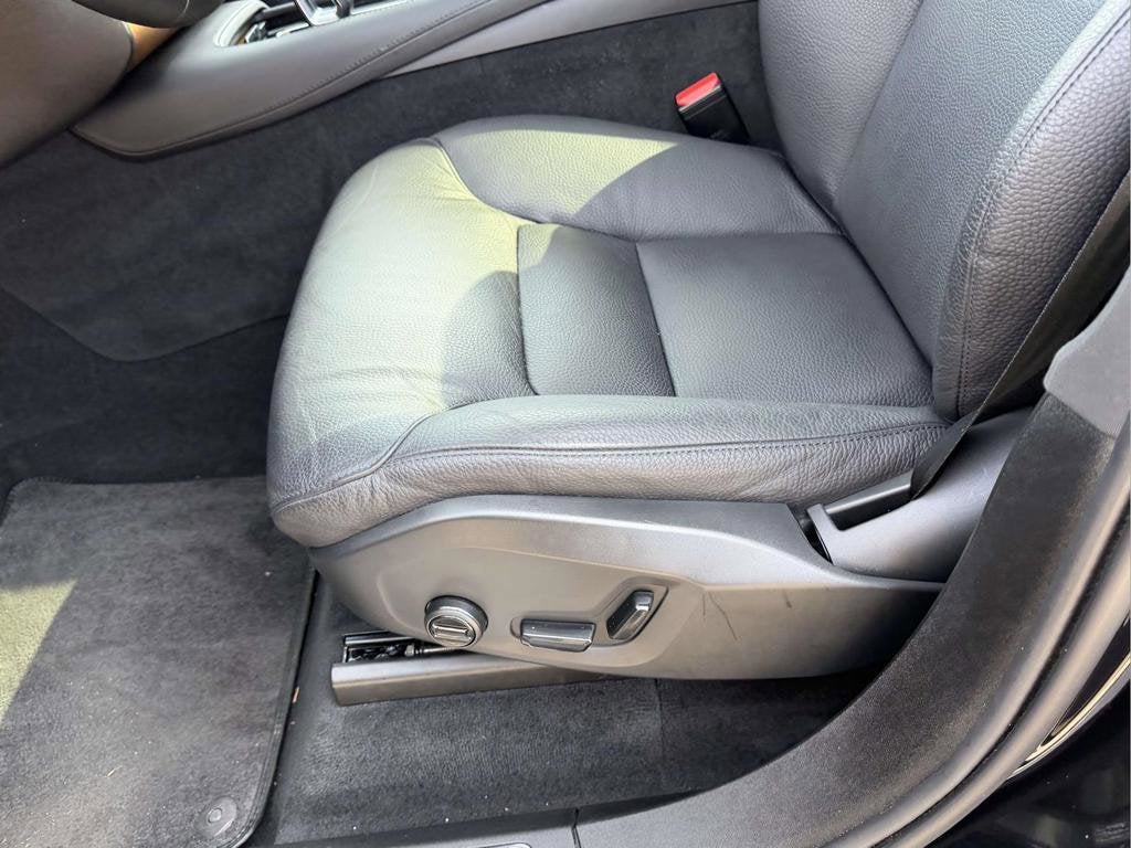 2024 Volvo XC90 B5 Plus