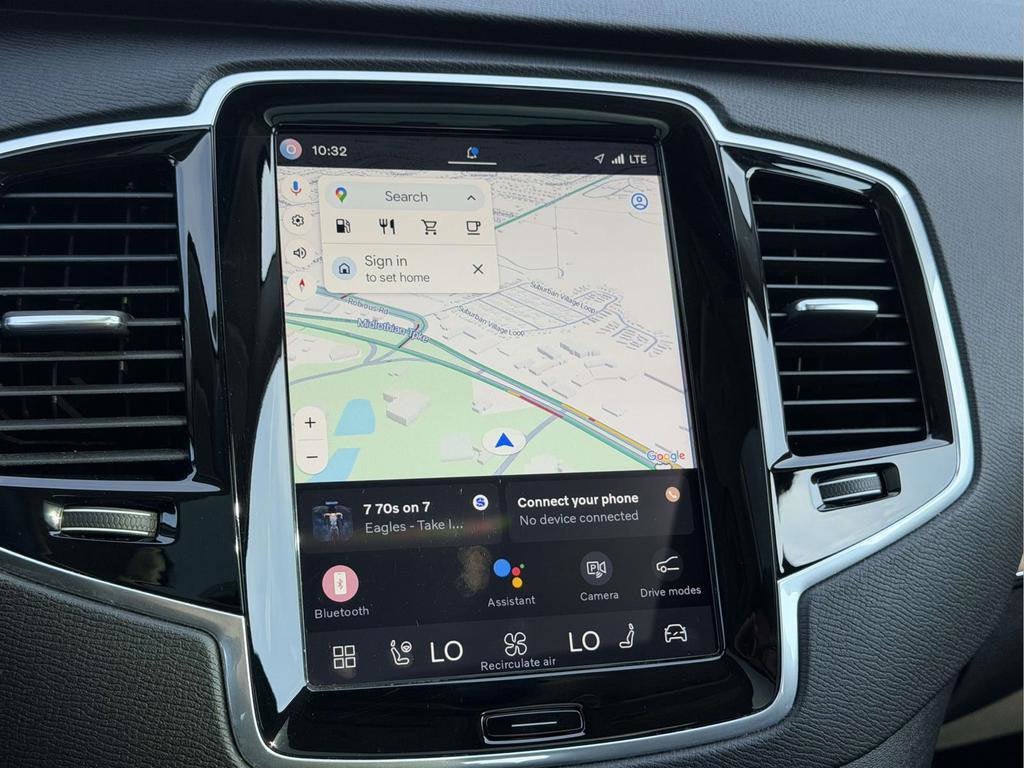 2024 Volvo XC90 B5 Plus