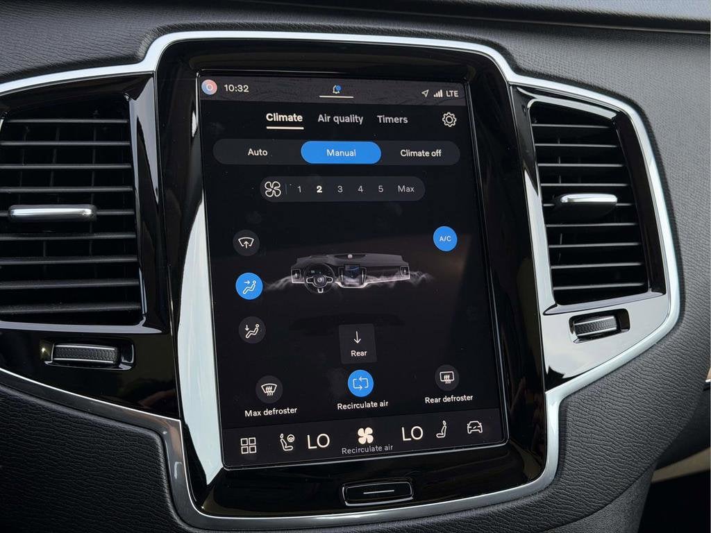 2024 Volvo XC90 B5 Plus