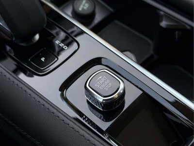 2024 Volvo XC90 B5 Plus