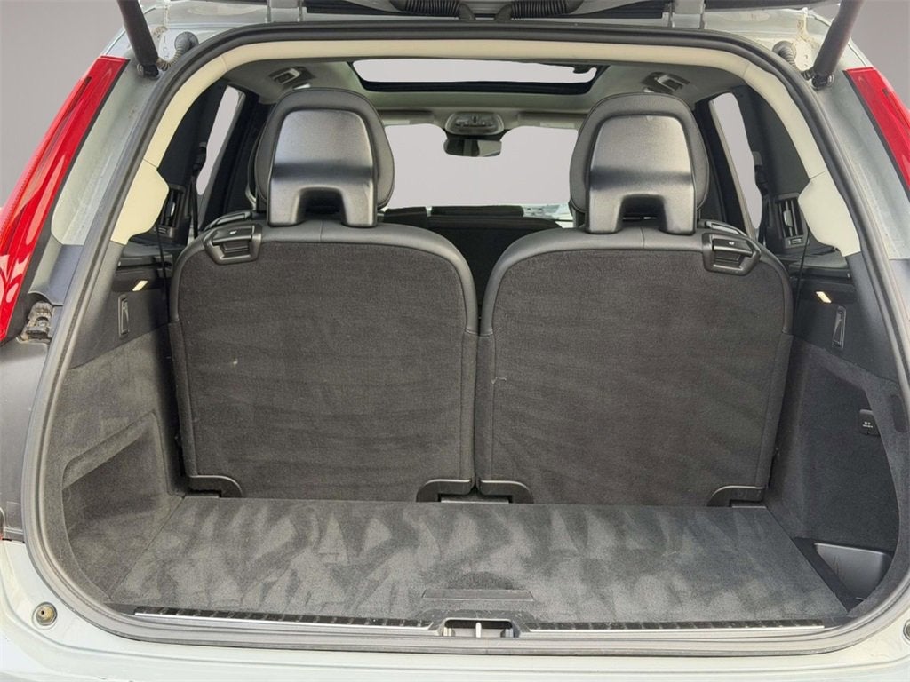 2024 Volvo XC90 B5 Plus