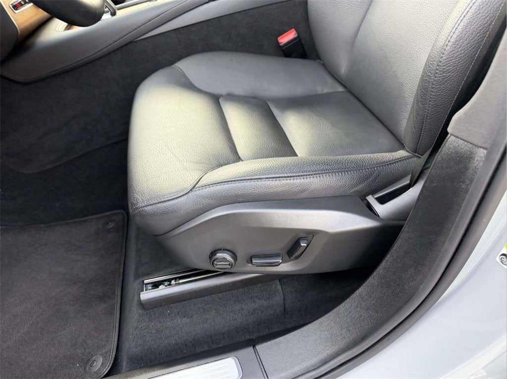 2024 Volvo XC90 B5 Plus