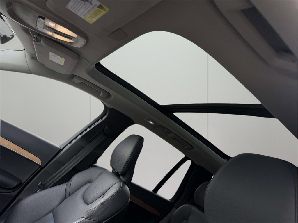 2024 Volvo XC90 B5 Plus